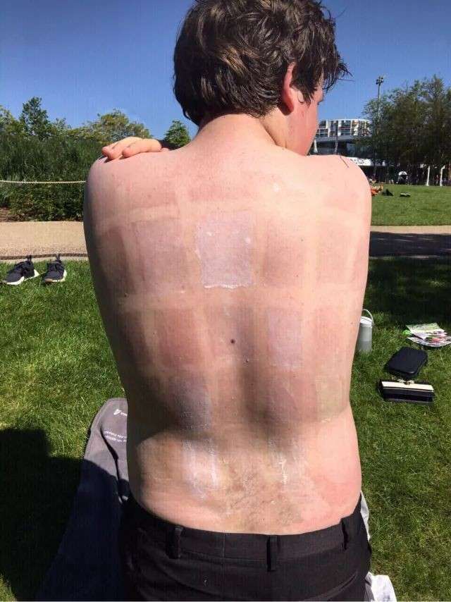 小哥人肉實(shí)測(cè)15款防曬乳，把自己變成烤肉架，結(jié)果有點(diǎn)搞笑！